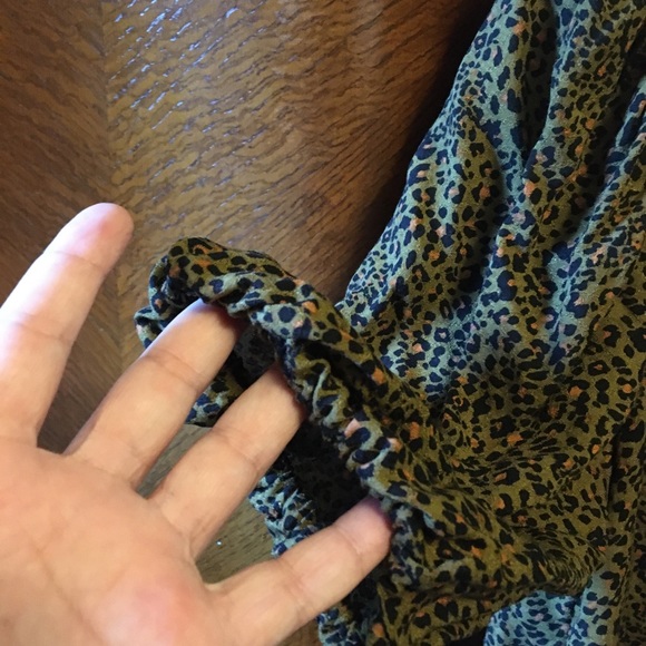 Leopard Print Button down - Picture 5 of 7